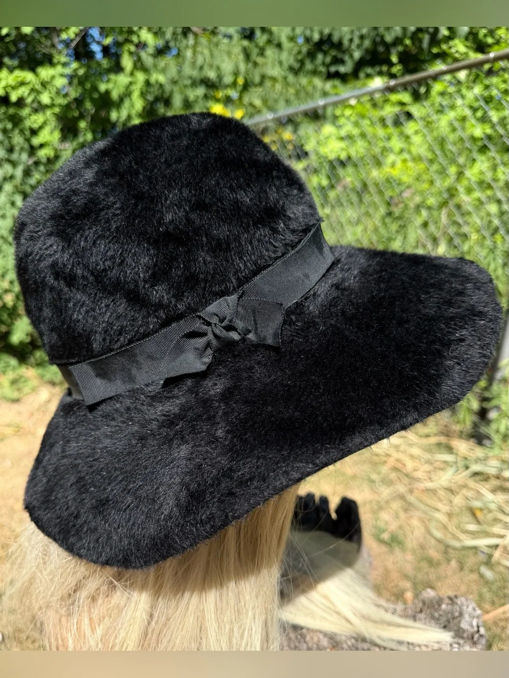 Vintage 1960s MOD HAT Wide Brim Fuzzy Furry Empress Christine Original MEDIUM M